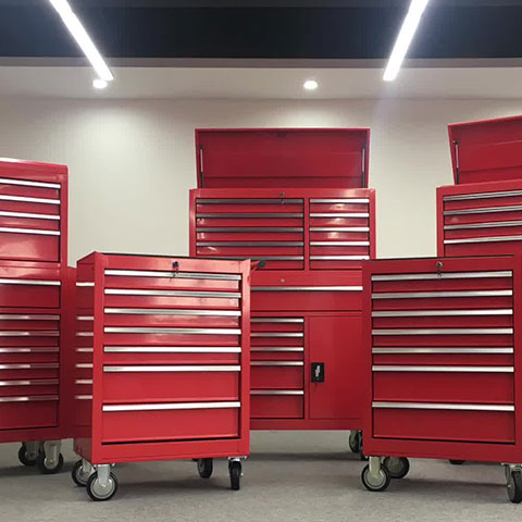 https://curlvending.com/wp-content/uploads/2021/04/red-tool-boxes-with-wheels.jpg
